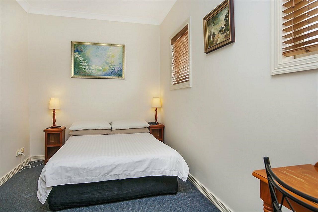 Ashfield Manor Sydney Hotel ภายนอก รูปภาพ